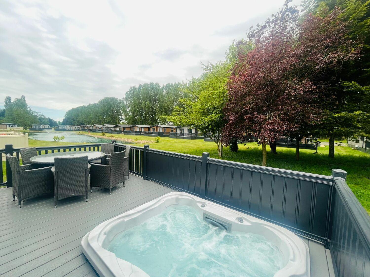 Country Cabin With Hot Tub York Zewnętrze zdjęcie